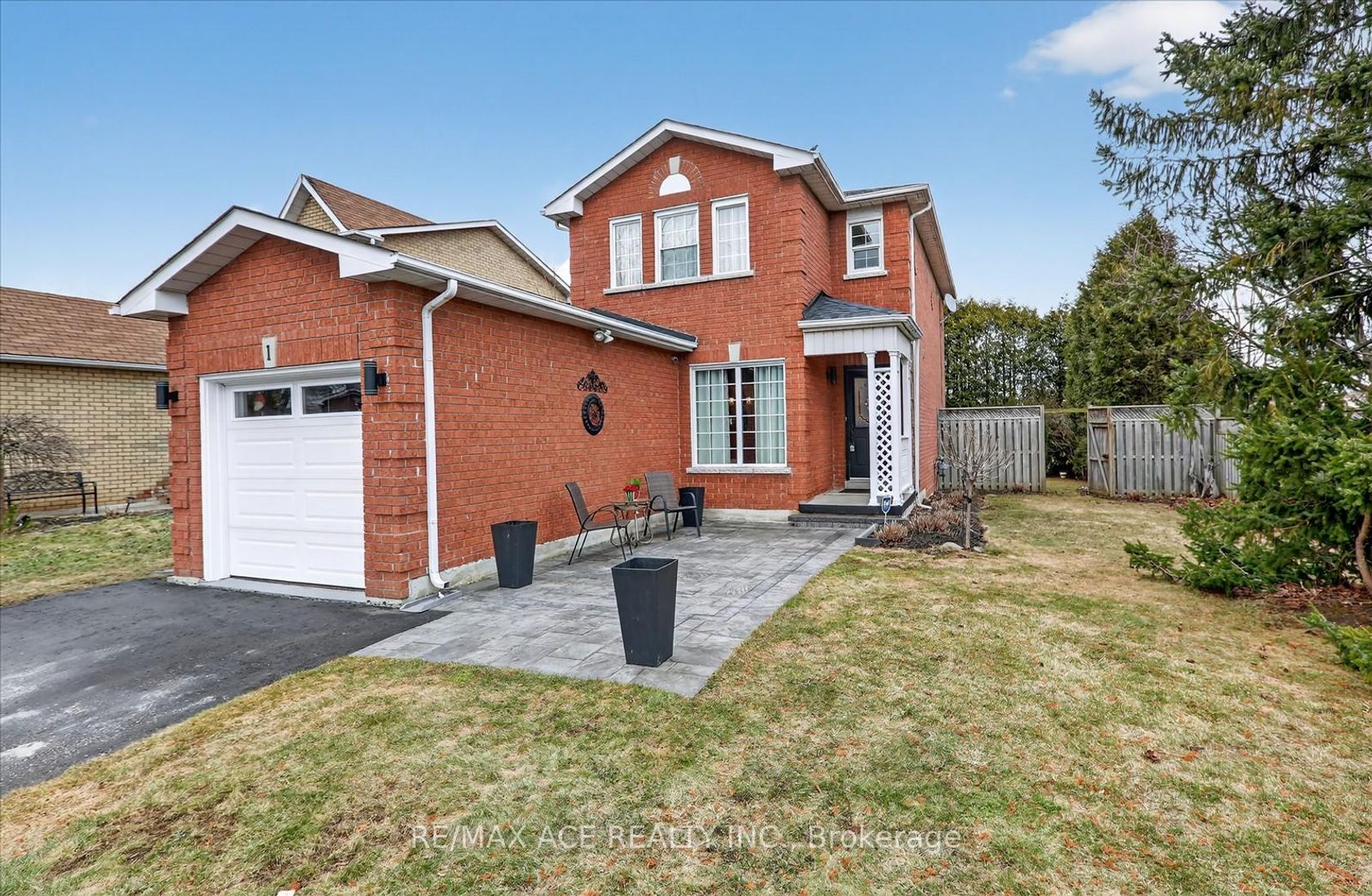 1 Aldcroft Crescent, Bowmanville, Clarington 