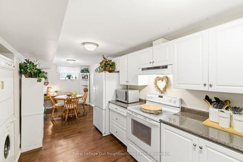 Photo 11 at 139 Central Pk Boulevard S, Central, Oshawa