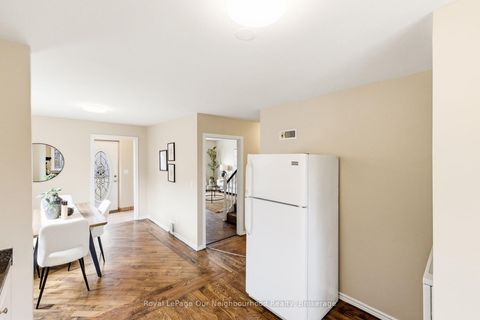 Photo 14 at 139 Central Pk Boulevard S, Central, Oshawa