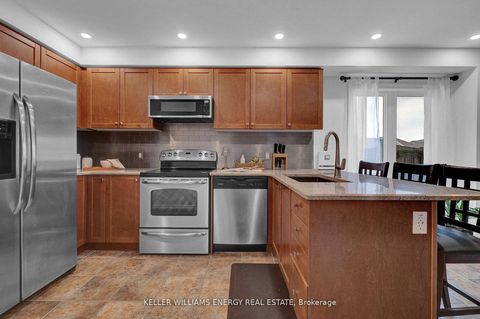 Photo 8 at 1379 Wadebridge Crescent, Eastdale, Oshawa