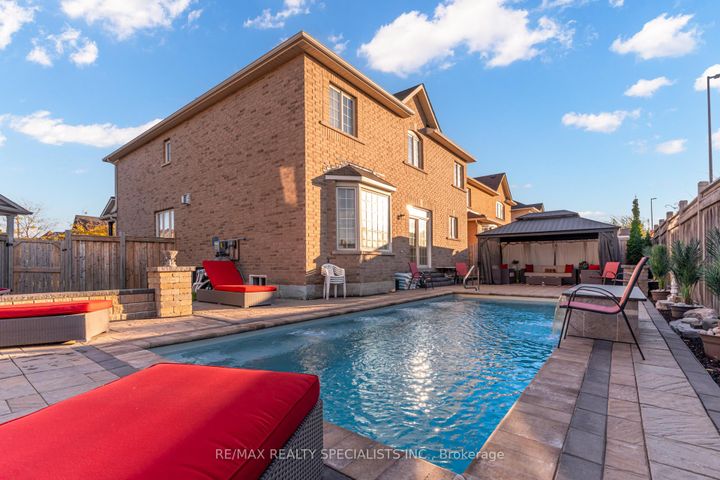 Photo 5 at 95 Heslop Circle, Wellington, Brampton