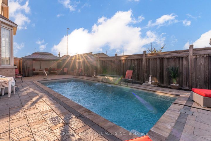 Photo 6 at 95 Heslop Circle, Wellington, Brampton