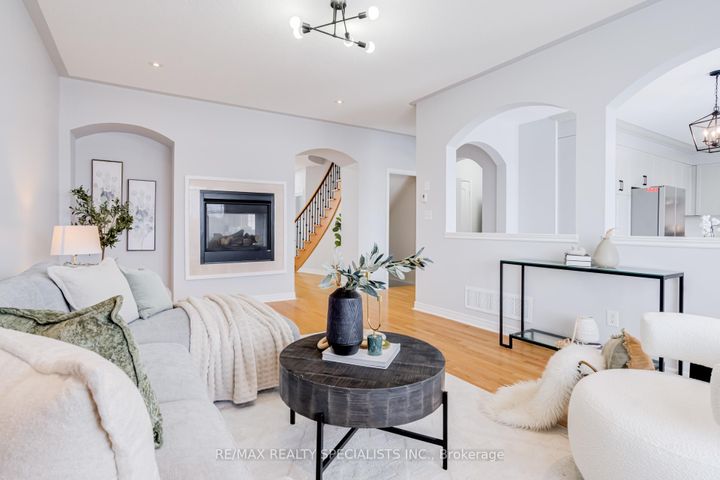 Photo 14 at 95 Heslop Circle, Wellington, Brampton