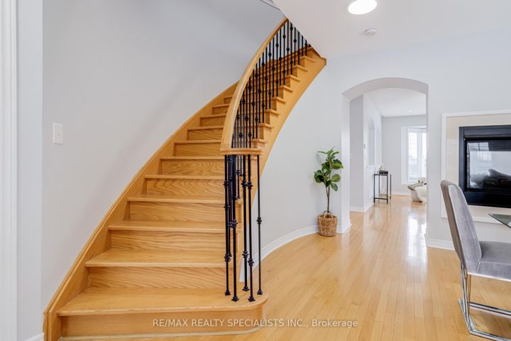 Photo 25 at 95 Heslop Circle, Wellington, Brampton