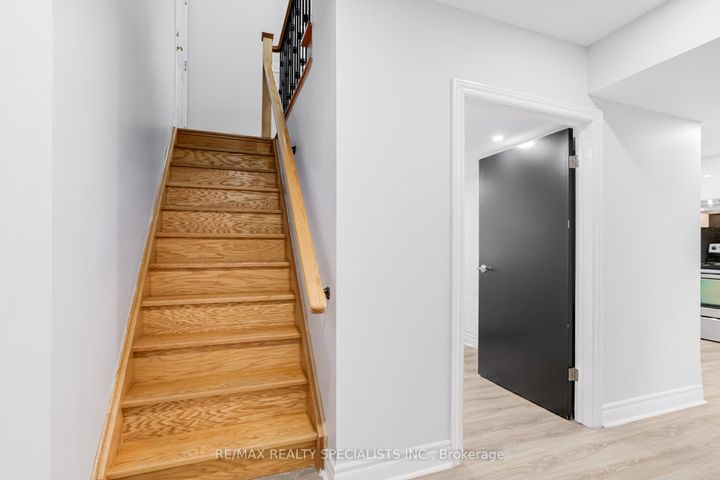 Photo 37 at 95 Heslop Circle, Wellington, Brampton