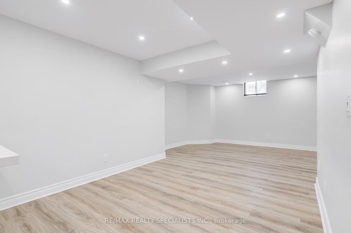 Photo 41 at 95 Heslop Circle, Wellington, Brampton