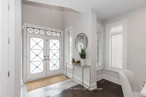 Photo 2 at 20 WESTMINSTER Circle, Shore, Barrie