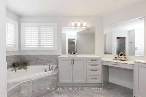 Photo 24 at 20 WESTMINSTER Circle, Shore, Barrie