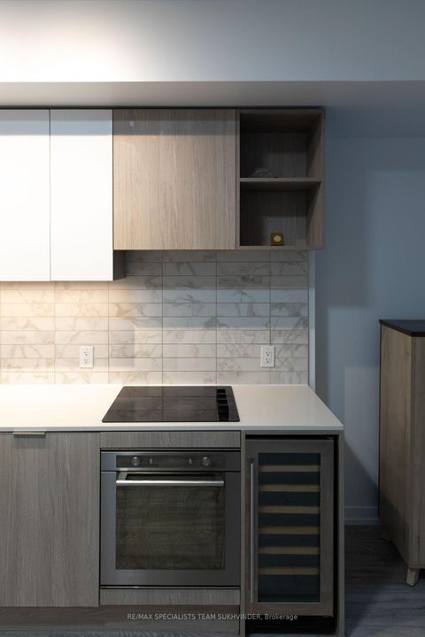 Photo 4 at 637 - 2020 Bathurst Street, Cedarvale, Toronto