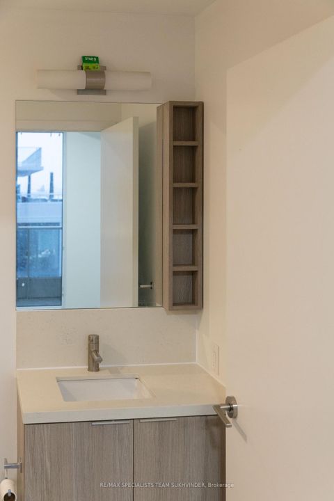 Photo 7 at 637 - 2020 Bathurst Street, Cedarvale, Toronto