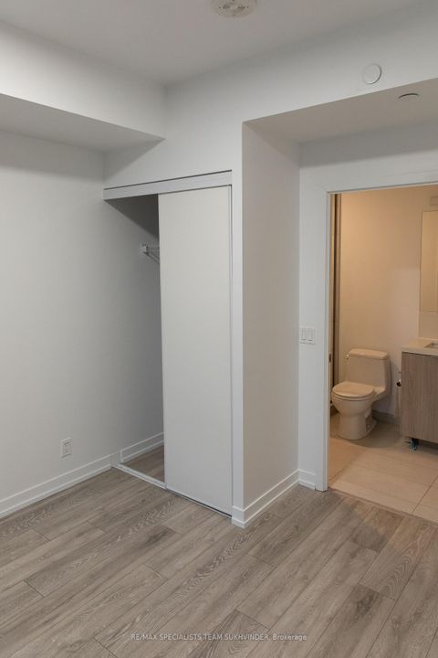 Photo 10 at 637 - 2020 Bathurst Street, Cedarvale, Toronto