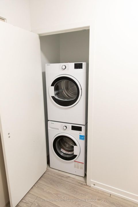 Photo 12 at 637 - 2020 Bathurst Street, Cedarvale, Toronto