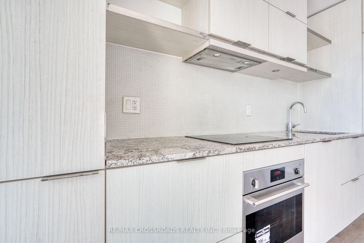 Photo 7 at 1510 - 197 Yonge Street, Yonge Corridor, Toronto