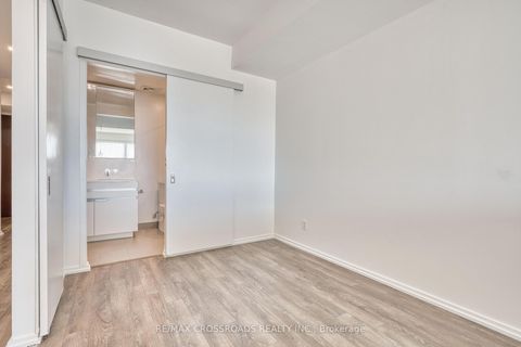 Photo 14 at 1510 - 197 Yonge Street, Yonge Corridor, Toronto