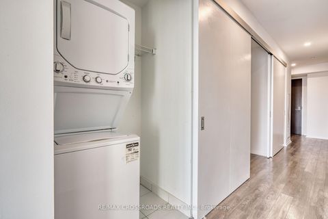 Photo 15 at 1510 - 197 Yonge Street, Yonge Corridor, Toronto