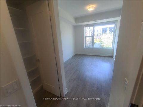 Photo 7 at 120 - 80 Vanauley Street, Chinatown, Toronto