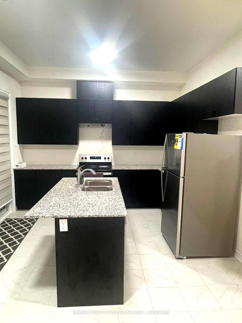 Photo 2 at 60 Inverary Crescent, Elder Mills, Vaughan