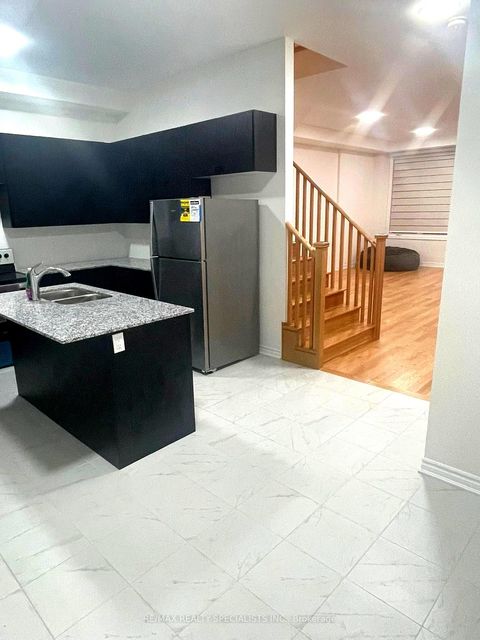 Photo 6 at 60 Inverary Crescent, Elder Mills, Vaughan