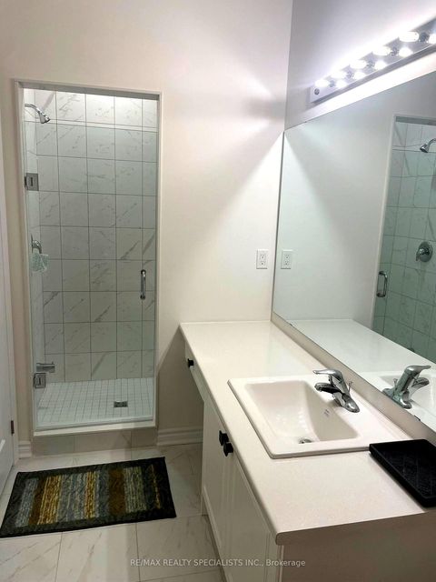 Photo 9 at 60 Inverary Crescent, Elder Mills, Vaughan