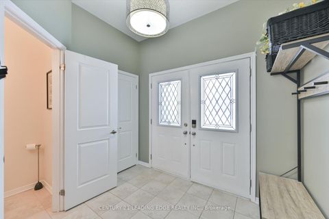 Photo 2 at 3 Hadleigh Way, Brooklin, Whitby