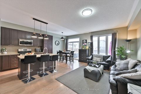 Photo 4 at 3 Hadleigh Way, Brooklin, Whitby