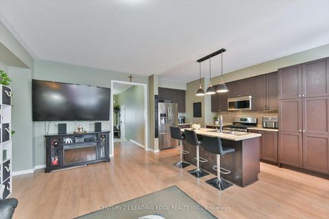 Photo 6 at 3 Hadleigh Way, Brooklin, Whitby