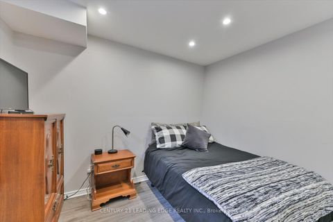 Photo 29 at 3 Hadleigh Way, Brooklin, Whitby