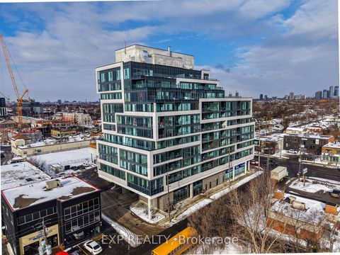 Photo 3 at 209 - 859 The Queensway, Queensway, Toronto