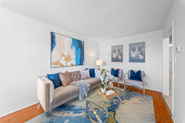 Photo 7 at 47 Loons Call Crescent, Wellington, Brampton