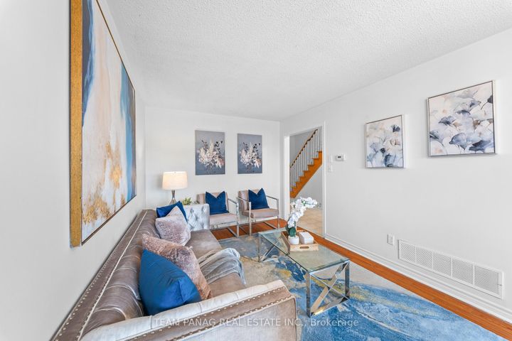 Photo 8 at 47 Loons Call Crescent, Wellington, Brampton