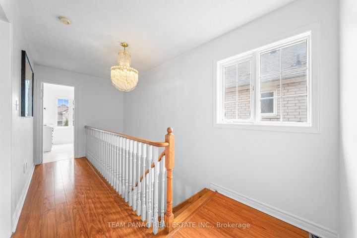 Photo 23 at 47 Loons Call Crescent, Wellington, Brampton