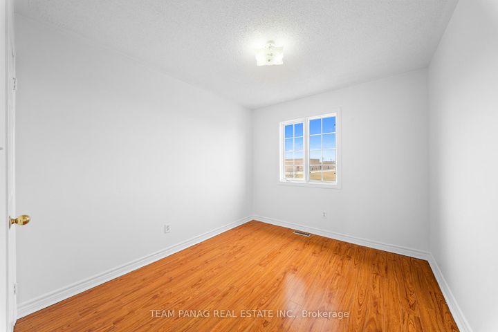 Photo 30 at 47 Loons Call Crescent, Wellington, Brampton