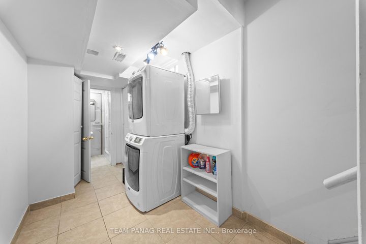 Photo 38 at 47 Loons Call Crescent, Wellington, Brampton