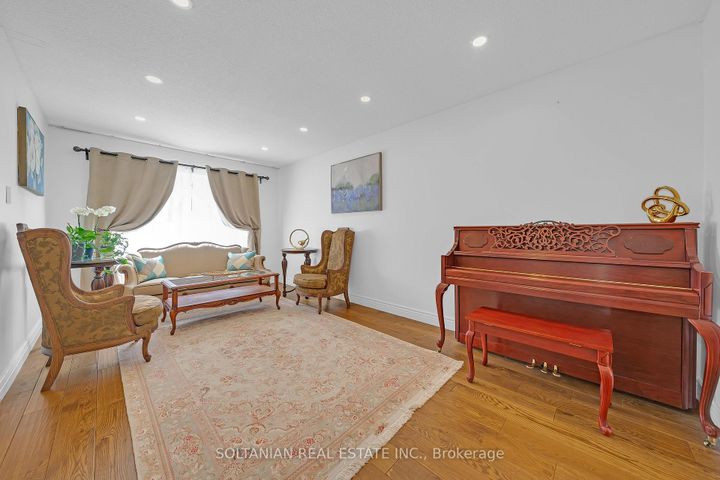 Photo 5 at 54 Braeburn Drive, Willowbrook, Markham