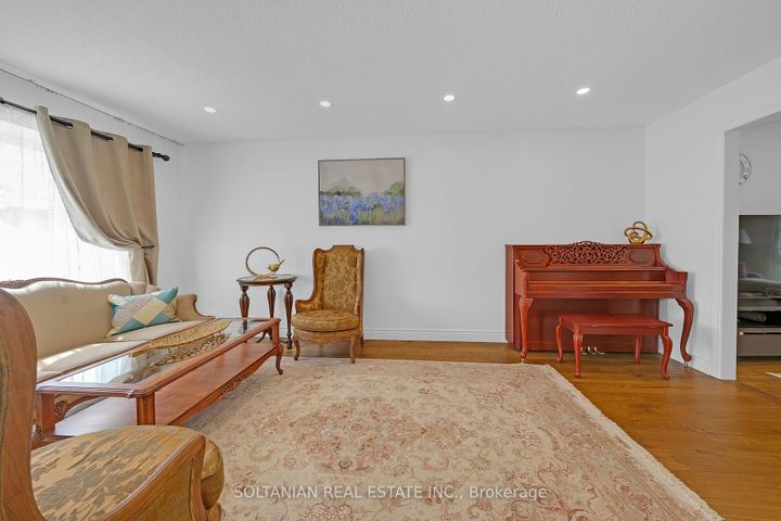 Photo 6 at 54 Braeburn Drive, Willowbrook, Markham