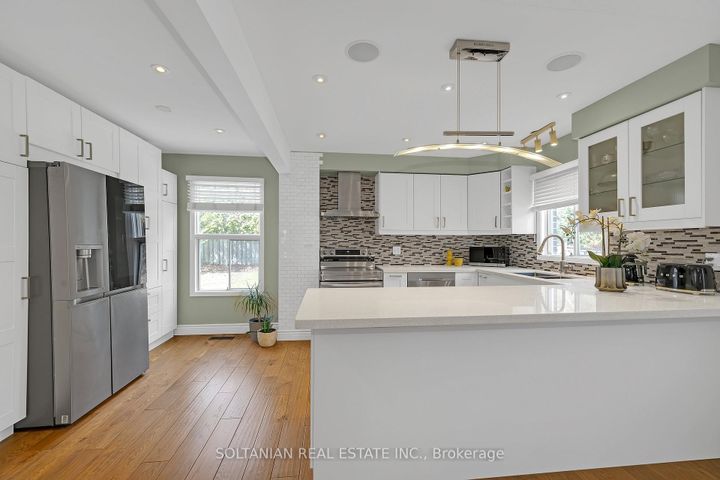 Photo 10 at 54 Braeburn Drive, Willowbrook, Markham