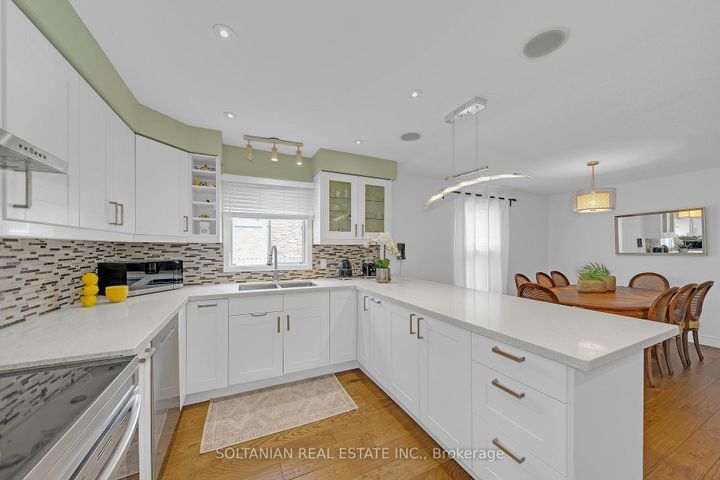 Photo 12 at 54 Braeburn Drive, Willowbrook, Markham