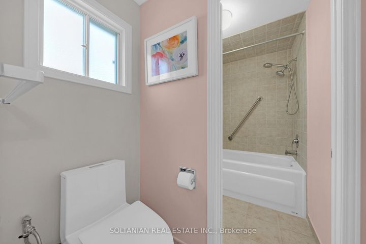 Photo 19 at 54 Braeburn Drive, Willowbrook, Markham