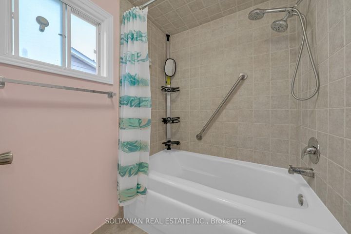 Photo 20 at 54 Braeburn Drive, Willowbrook, Markham