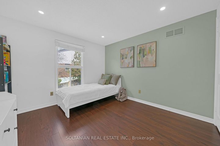 Photo 24 at 54 Braeburn Drive, Willowbrook, Markham