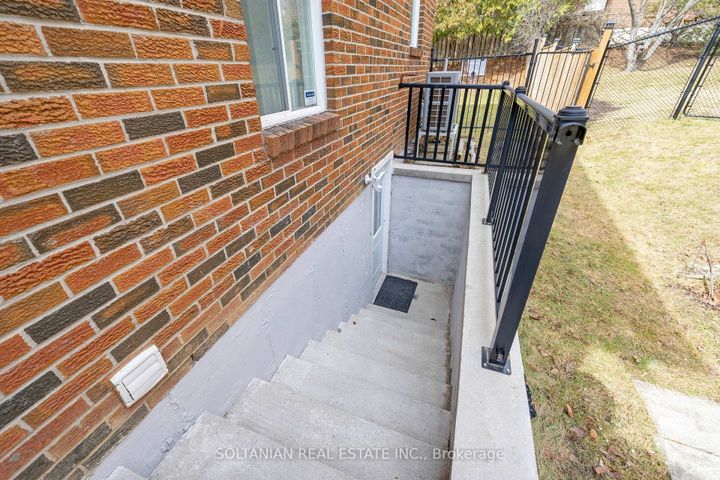 Photo 44 at 54 Braeburn Drive, Willowbrook, Markham