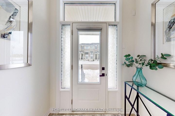 Photo 2 at 10 RUSSEL WICE Avenue, Rural Richmond Hill, Richmond Hill