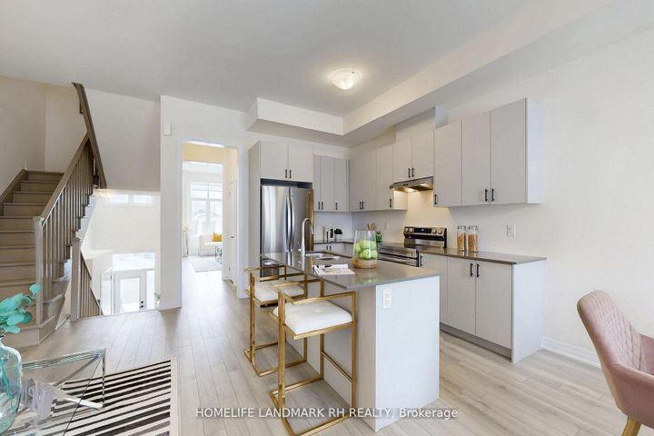 Photo 6 at 10 RUSSEL WICE Avenue, Rural Richmond Hill, Richmond Hill