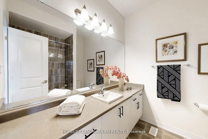 Photo 28 at 10 RUSSEL WICE Avenue, Rural Richmond Hill, Richmond Hill