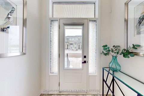 Photo 2 at 10 RUSSEL WICE Avenue, Rural Richmond Hill, Richmond Hill