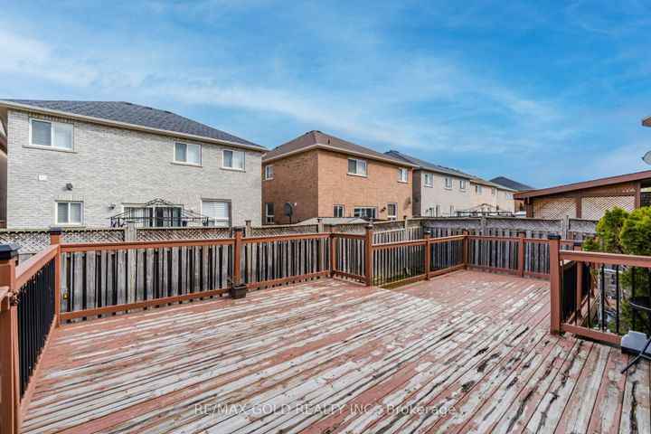 Photo 12 at 29 Ocean Ridge Drive, Wellington, Brampton
