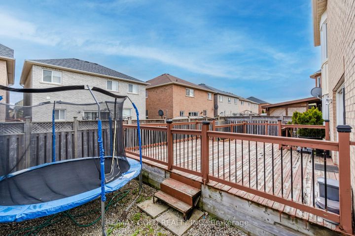 Photo 13 at 29 Ocean Ridge Drive, Wellington, Brampton