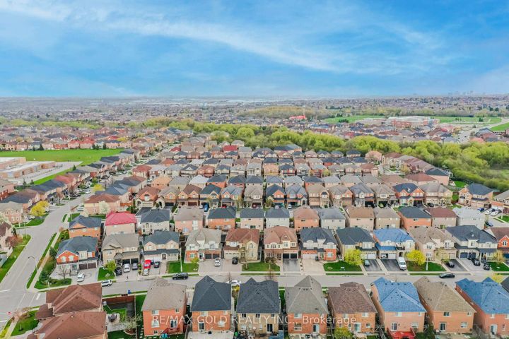 Photo 16 at 29 Ocean Ridge Drive, Wellington, Brampton