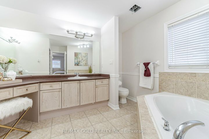Photo 28 at 29 Ocean Ridge Drive, Wellington, Brampton