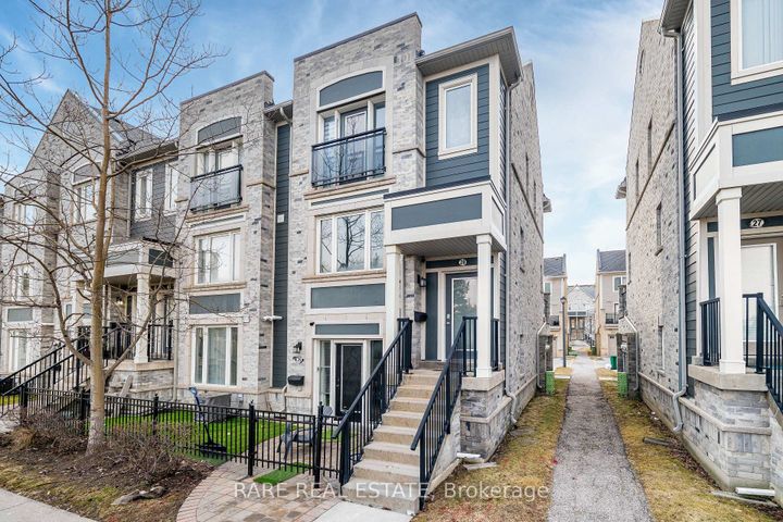 Photo 1 at 28 - 60 Fairwood Circle, Wellington, Brampton